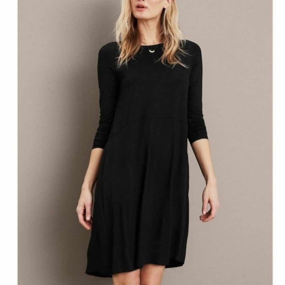 🦊 Eileen fisher black midi dress